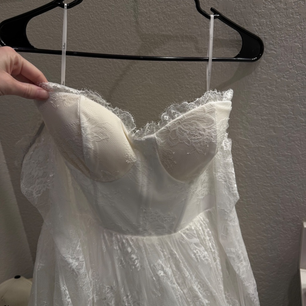 Lulus wedding dress - Picture 5 of 7